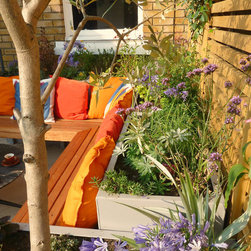 Planters for a Funky London Garden - Outdoor Plant Pots & Planters