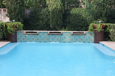 Elegant pool photo in Houston