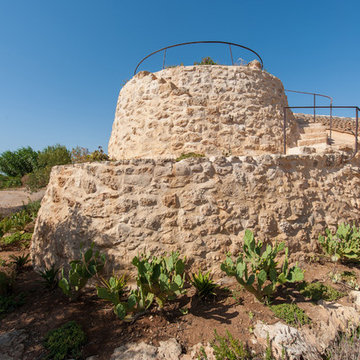 Trullo con sorgente sul mare Ionio