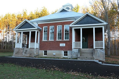 Home design - victorian home design idea in Toronto
