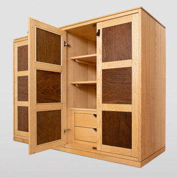 Low contemporary-style wardrobe, ideal for attic spaces or rooms with low ceilin