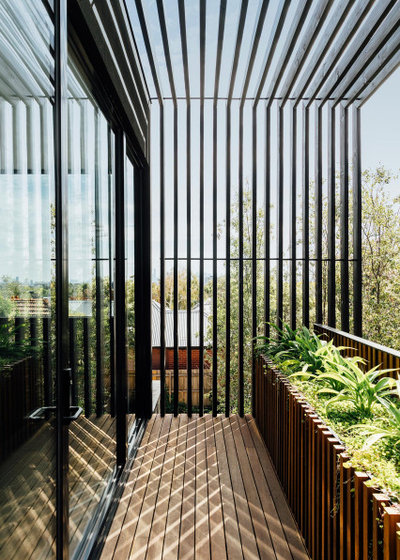 Minimalistisch Balkon by Mitsuori Architects