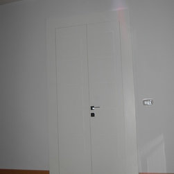 VILLA WITH FLUSH AND SOUNDPROOF DOORS - Interior Doors