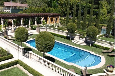 Example of a tuscan pool design in Los Angeles