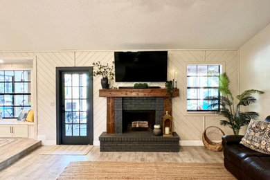 Living room - living room idea in Orlando