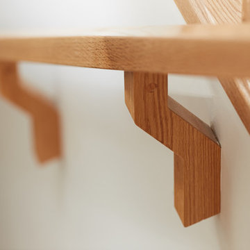 natural oak stair with horizontal stainless steel rods