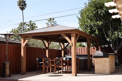 Deck photo in Los Angeles