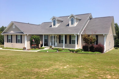 Inspiration for a cottage exterior home remodel in Little Rock