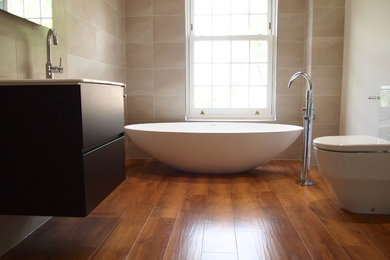 This is an example of a modern bathroom in Cambridgeshire.