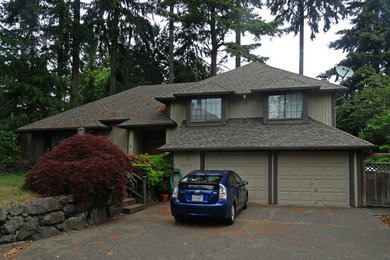 Large elegant garage photo in Seattle