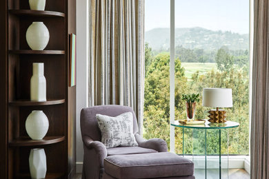 Example of a living room design in Los Angeles
