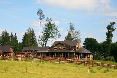 Example of an arts and crafts exterior home design in Seattle