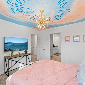 Penelope Loop - Decorating Project
