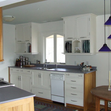 SMALL KITCHEN TO ENLARGE
