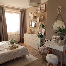 halles bedroom
