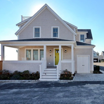 Small Beach House Lives Big