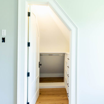 Angled Ceiling Secondary Bedroom Closet_Gallery 1