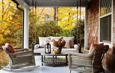 10 Front Porches That Welcome Fall Weather