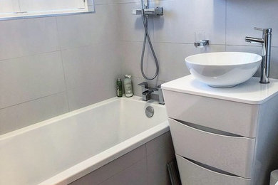 Photo of a small modern bathroom in London.