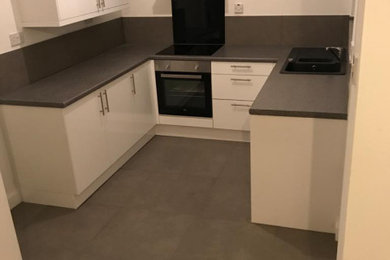 This is an example of a kitchen in Manchester.