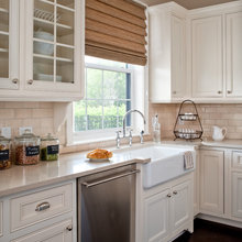 Kitchen with quartz countertop
