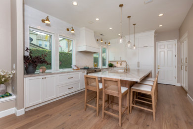 Transitional kitchen photo in San Francisco