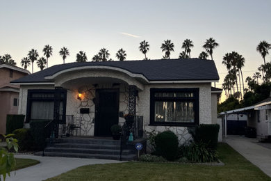 Example of an exterior home design in Los Angeles