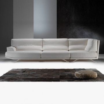 LUXURY SOFAS & LOVESEATS