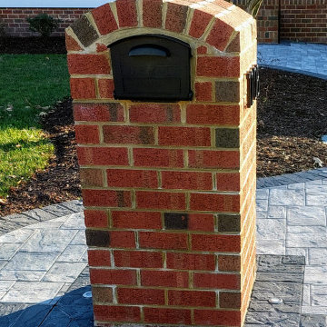 Elliptical Arch Brick Mailbox