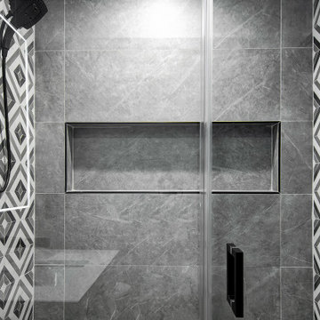 Bachelor's Paradise - Bathroom 2