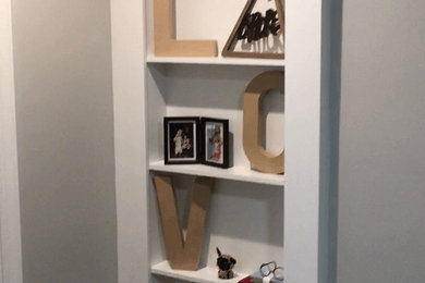 Bedroom - mid-sized bedroom idea in Raleigh