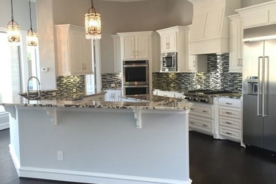 Kitchen - kitchen idea in Dallas