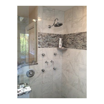 Showers/Bathrooms