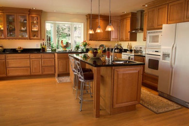 Inspiration for a traditional kitchen in Seattle.