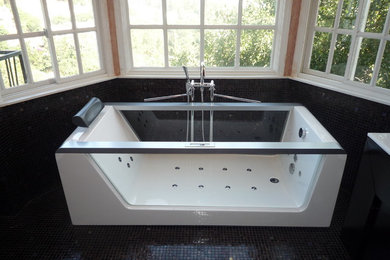 Bathroom - modern bathroom idea in Los Angeles