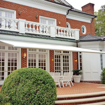 Elegant Series G250 on brick home