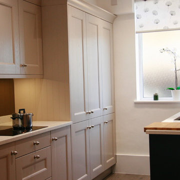 Classic Shaker Style Kitchen in Cashmere & Anthracite Grey