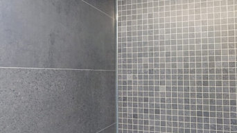 Grey tiling bathroom finish