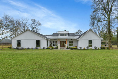 Inspiration for a country exterior home remodel in Houston