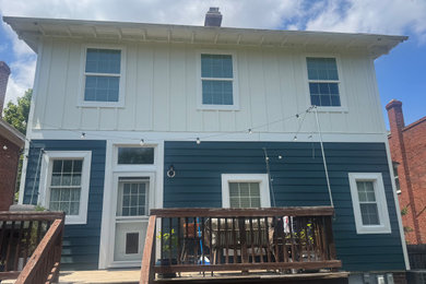 Inspiration for a mid-sized transitional home design remodel in Richmond