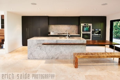 Trendy kitchen photo in Vancouver