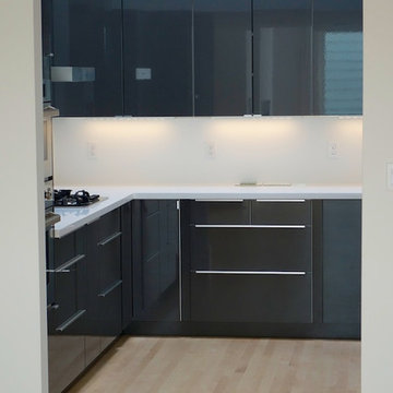 Modern IKEA kitchen in ABSTRAKT gray