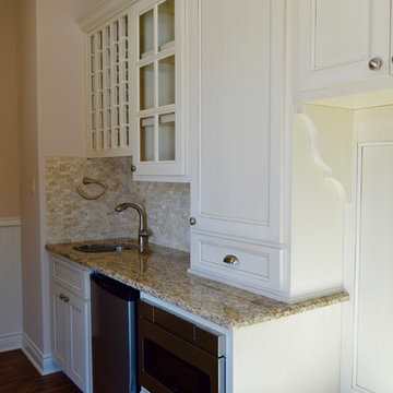 This guest kitchen combines quality craftsmanship with a vintage artisan design
