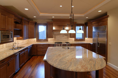 Kitchen - contemporary kitchen idea in New York