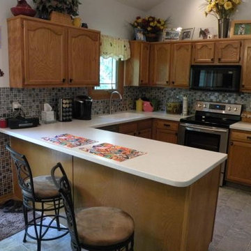 Eden Mosaic Tile installations: Cobble Stainless Steel With Silver Glass Tile
