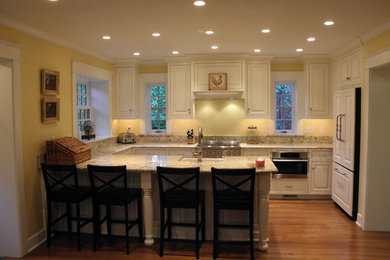 Example of a classic kitchen design in Cincinnati