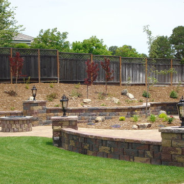 Pavestone Venetian Stone Platinum Pavers & Highland Wall