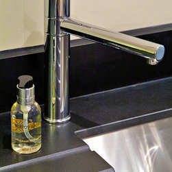 Whitechapel residence - Kitchen Taps