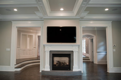 Example of a classic family room design in New York