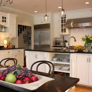 Farmhouse Kitchen with Family Function